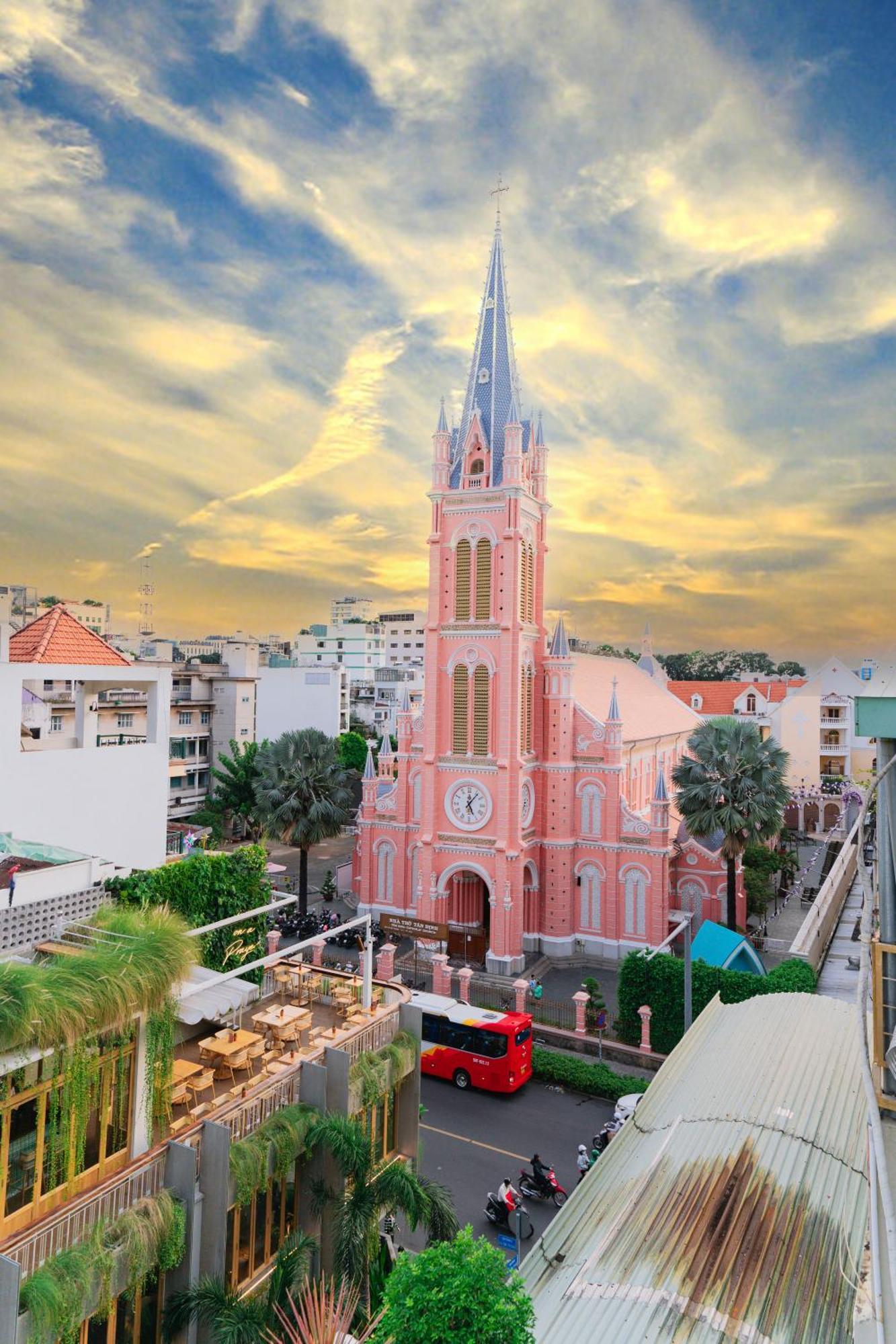 The Nguyens - Pink Church View Nhà khách